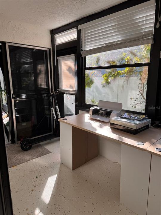 For Rent: $3,000 (2 beds, 2 baths, 1040 Square Feet)