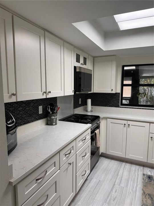 For Rent: $3,000 (2 beds, 2 baths, 1040 Square Feet)