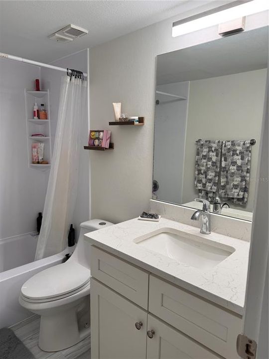 For Rent: $3,000 (2 beds, 2 baths, 1040 Square Feet)