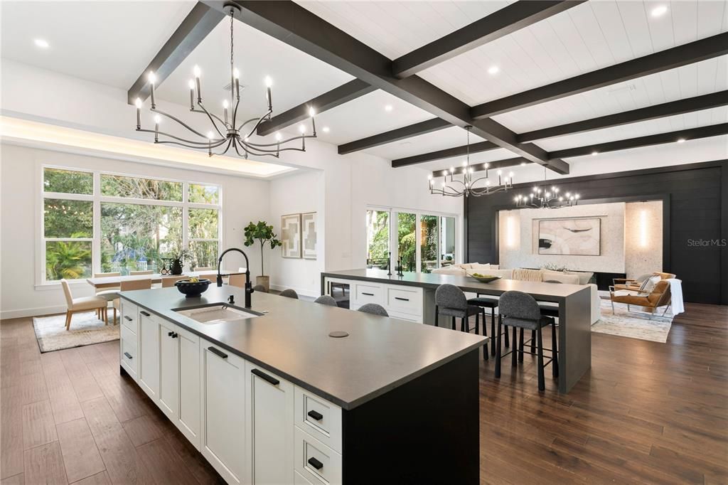 For Sale: $4,495,000 (5 beds, 6 baths, 6584 Square Feet)