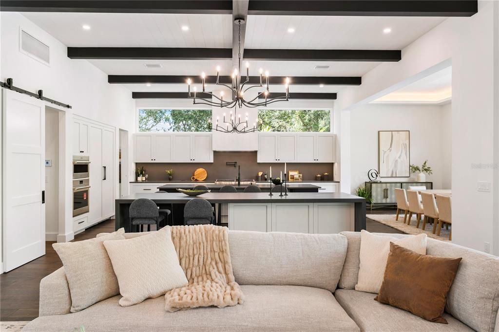 For Sale: $4,495,000 (5 beds, 6 baths, 6584 Square Feet)