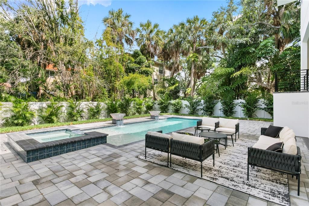 For Sale: $4,495,000 (5 beds, 6 baths, 6584 Square Feet)