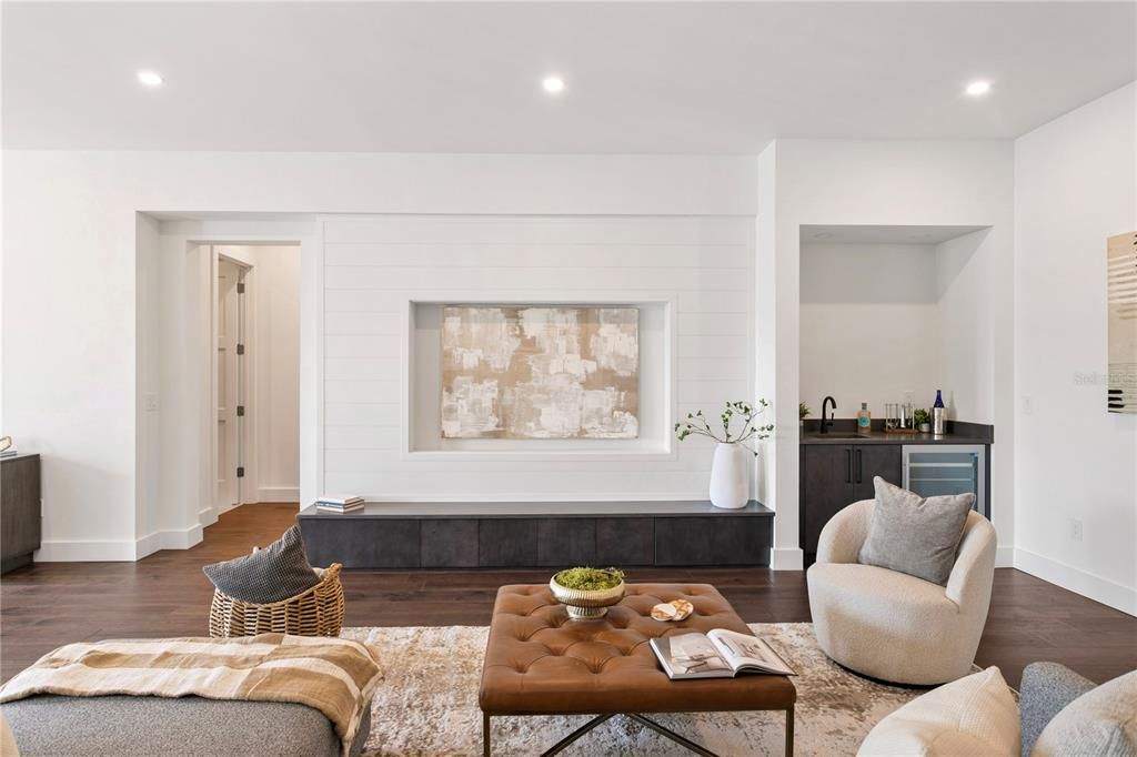 For Sale: $4,495,000 (5 beds, 6 baths, 6584 Square Feet)