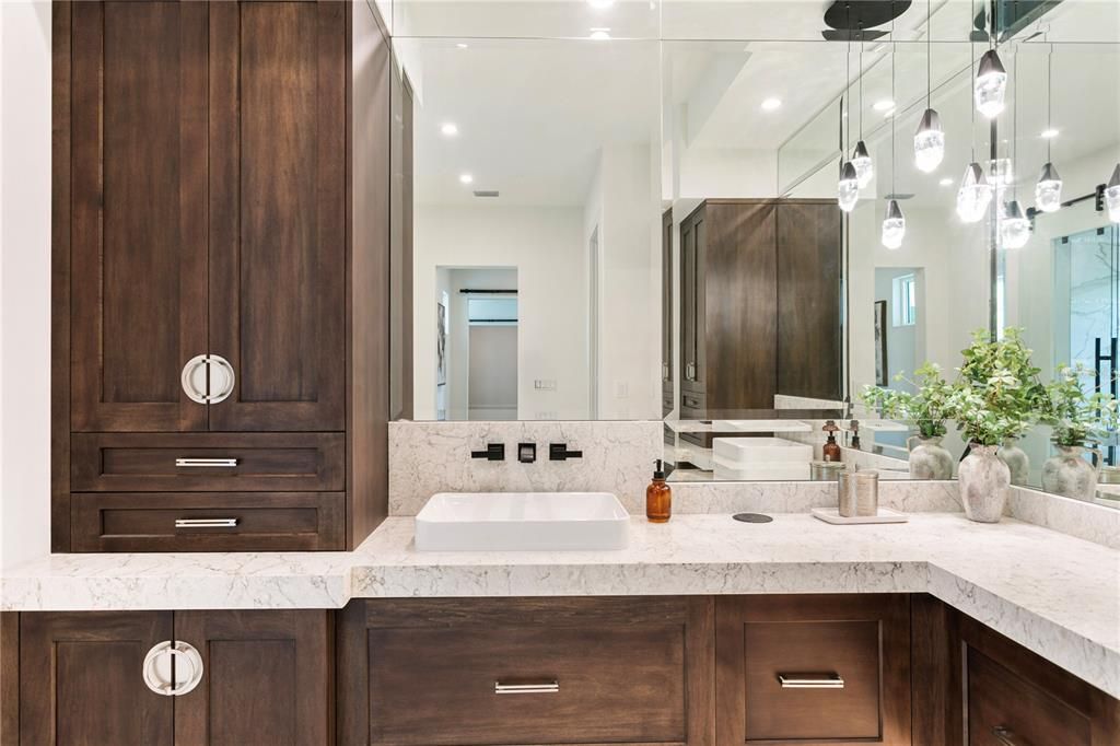 For Sale: $4,495,000 (5 beds, 6 baths, 6584 Square Feet)