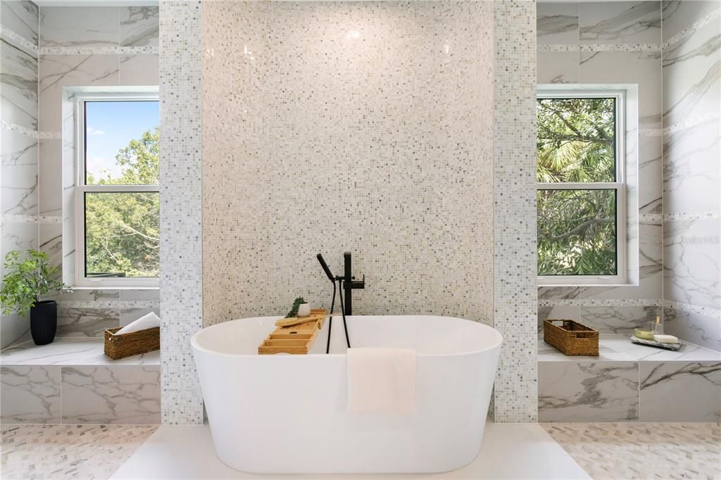 For Sale: $4,495,000 (5 beds, 6 baths, 6584 Square Feet)