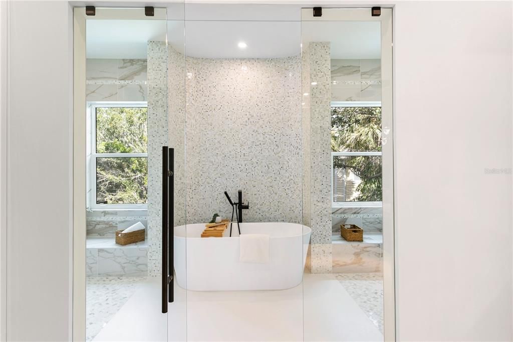 For Sale: $4,495,000 (5 beds, 6 baths, 6584 Square Feet)