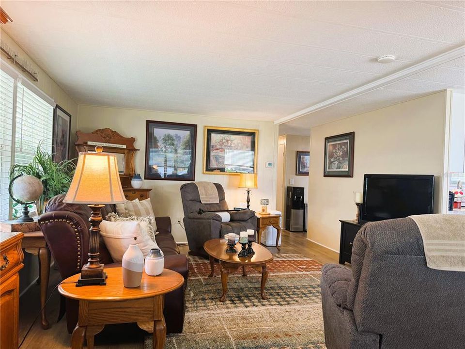 En Venta: $189,000 (2 camas, 2 baños, 1216 Pies cuadrados)