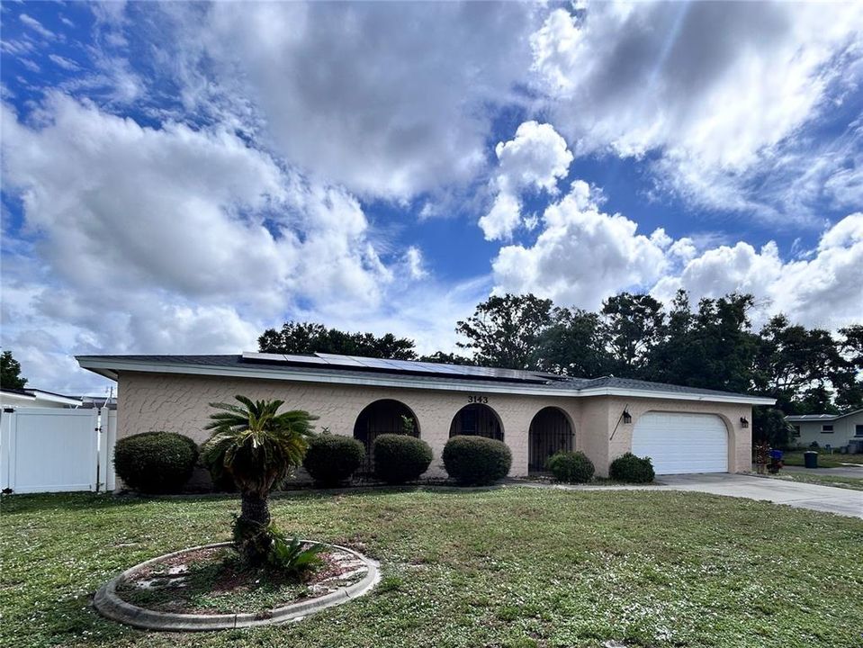 Recently Rented: $3,800 (3 beds, 2 baths, 1944 Square Feet)