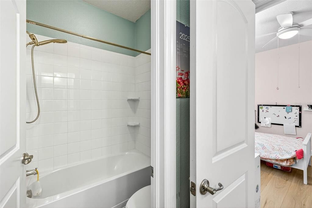 На продажу: $699,000 (5 спален, 4 ванн, 3261 Квадратных фут)