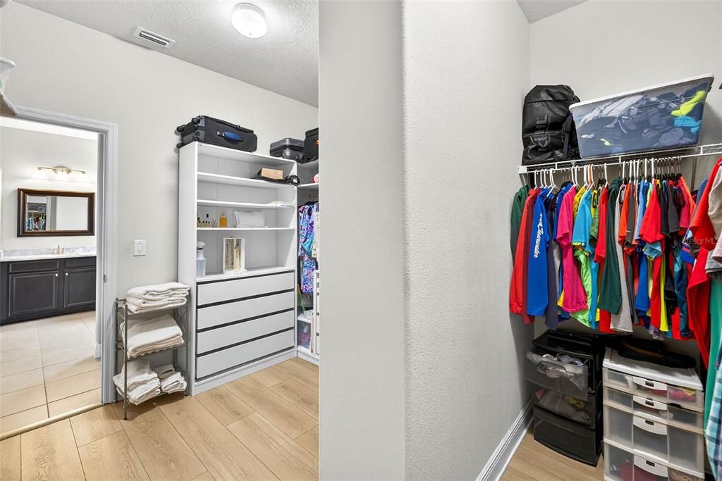 На продажу: $699,000 (5 спален, 4 ванн, 3261 Квадратных фут)