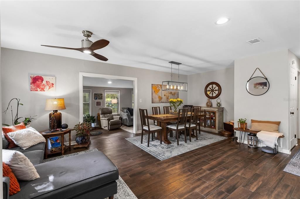 Active With Contract: $299,900 (3 beds, 3 baths, 1505 Square Feet)