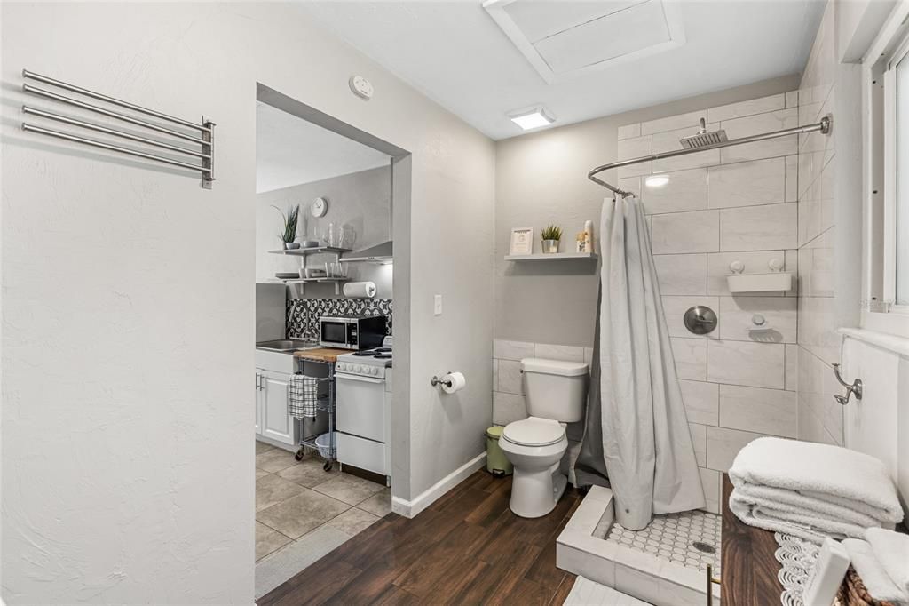 Active With Contract: $299,900 (3 beds, 3 baths, 1505 Square Feet)