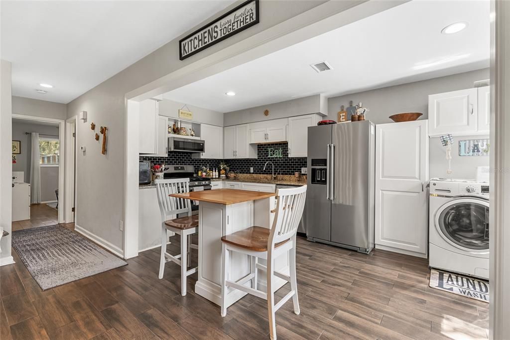 Active With Contract: $299,900 (3 beds, 3 baths, 1505 Square Feet)