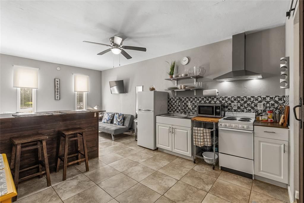 Active With Contract: $299,900 (3 beds, 3 baths, 1505 Square Feet)