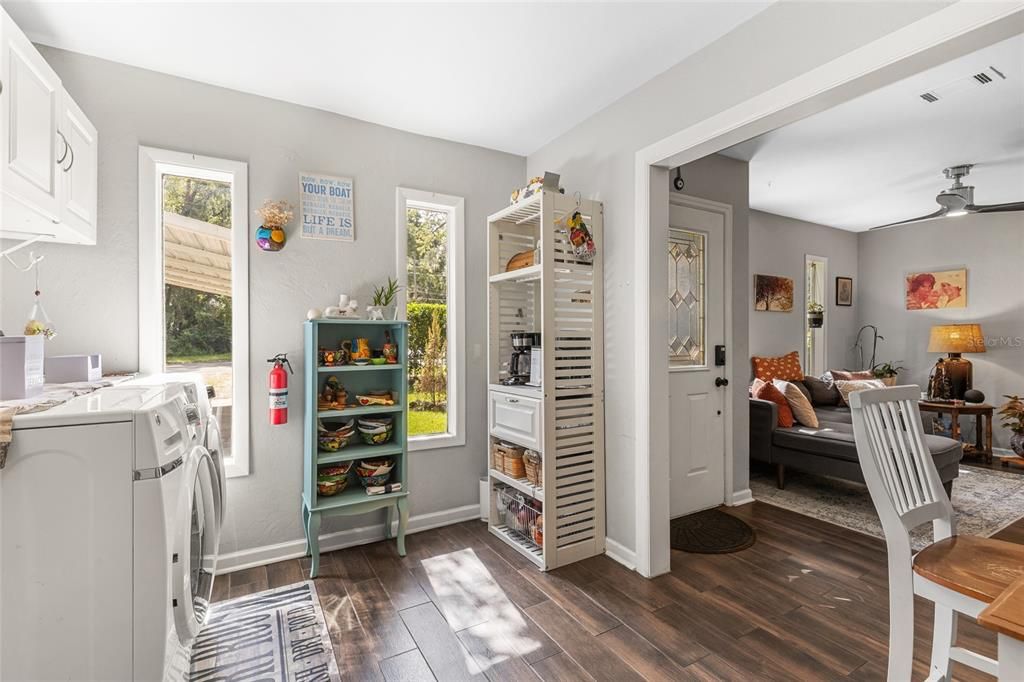 Active With Contract: $299,900 (3 beds, 3 baths, 1505 Square Feet)