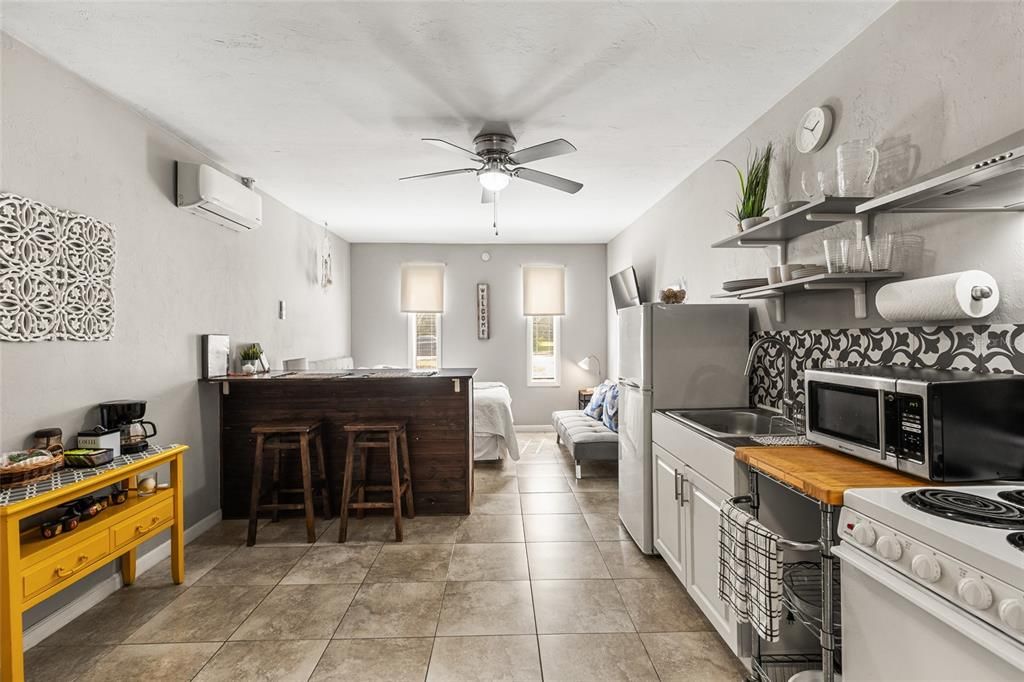 Active With Contract: $299,900 (3 beds, 3 baths, 1505 Square Feet)