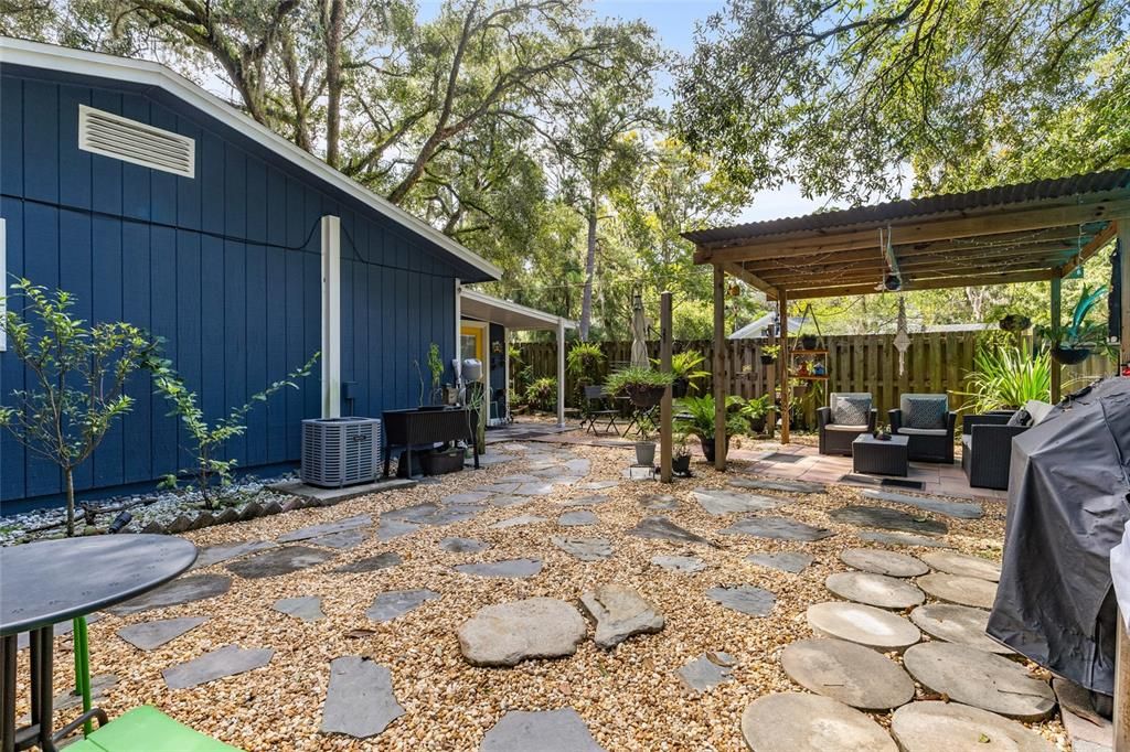 Active With Contract: $299,900 (3 beds, 3 baths, 1505 Square Feet)