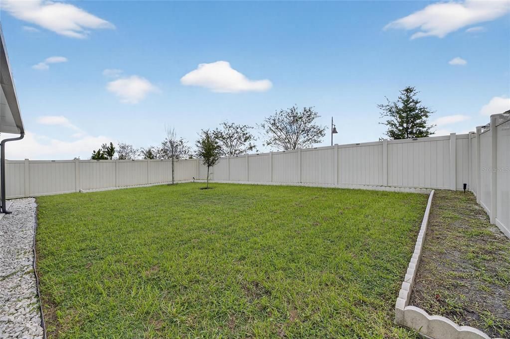 Под контрактом: $369,000 (4 спален, 2 ванн, 1846 Квадратных фут)