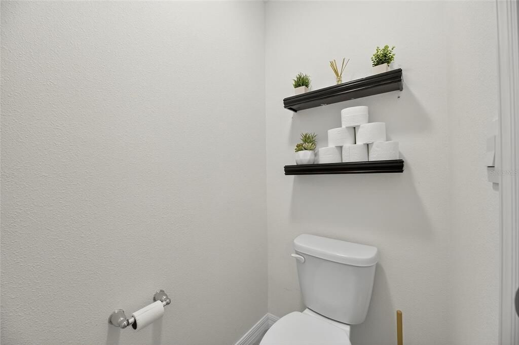 Под контрактом: $369,000 (4 спален, 2 ванн, 1846 Квадратных фут)