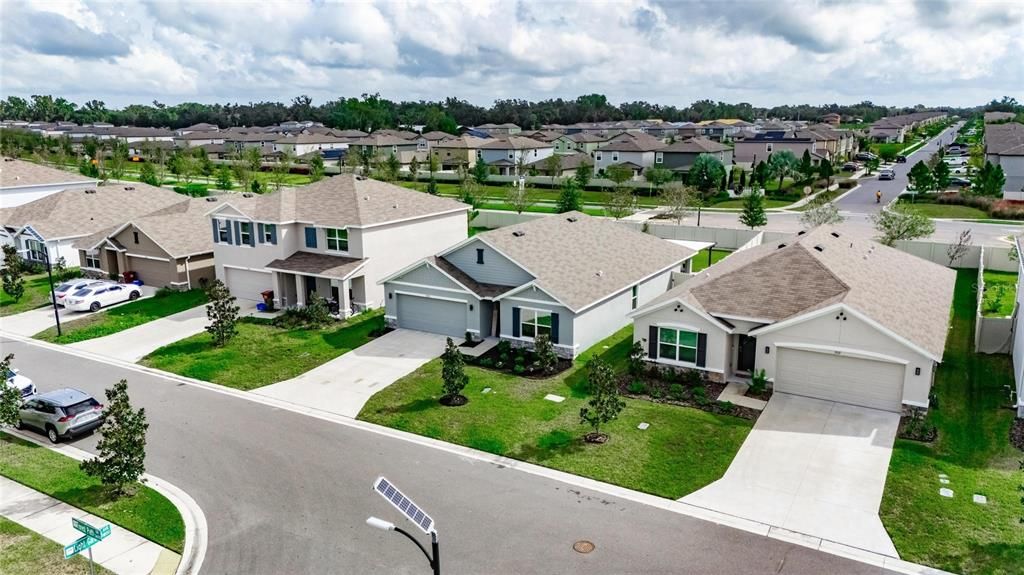 Под контрактом: $369,000 (4 спален, 2 ванн, 1846 Квадратных фут)