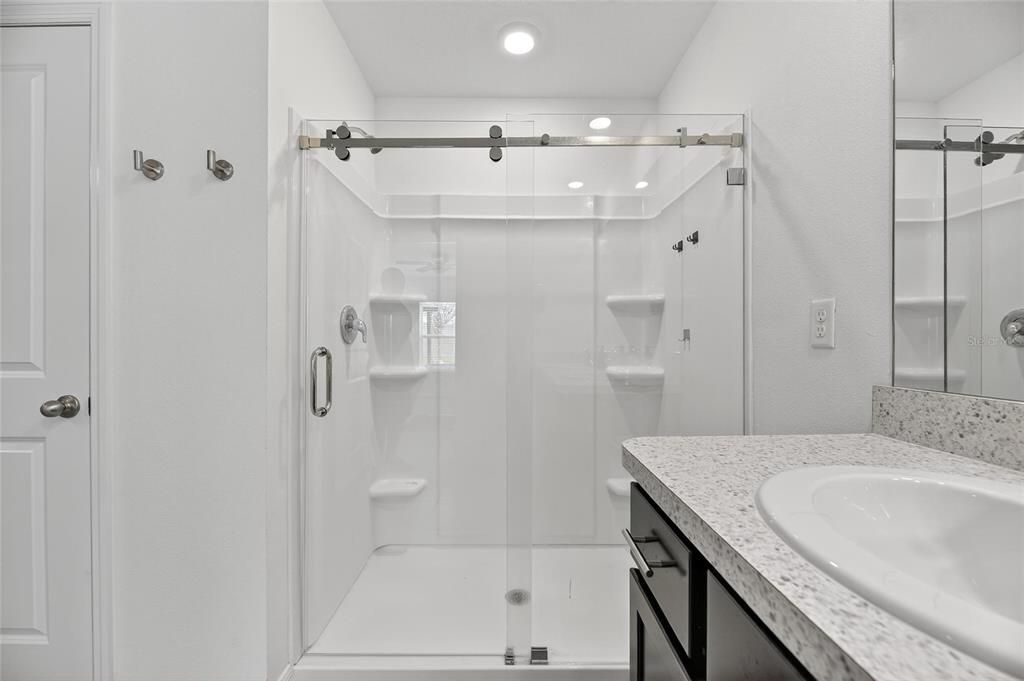 Под контрактом: $369,000 (4 спален, 2 ванн, 1846 Квадратных фут)