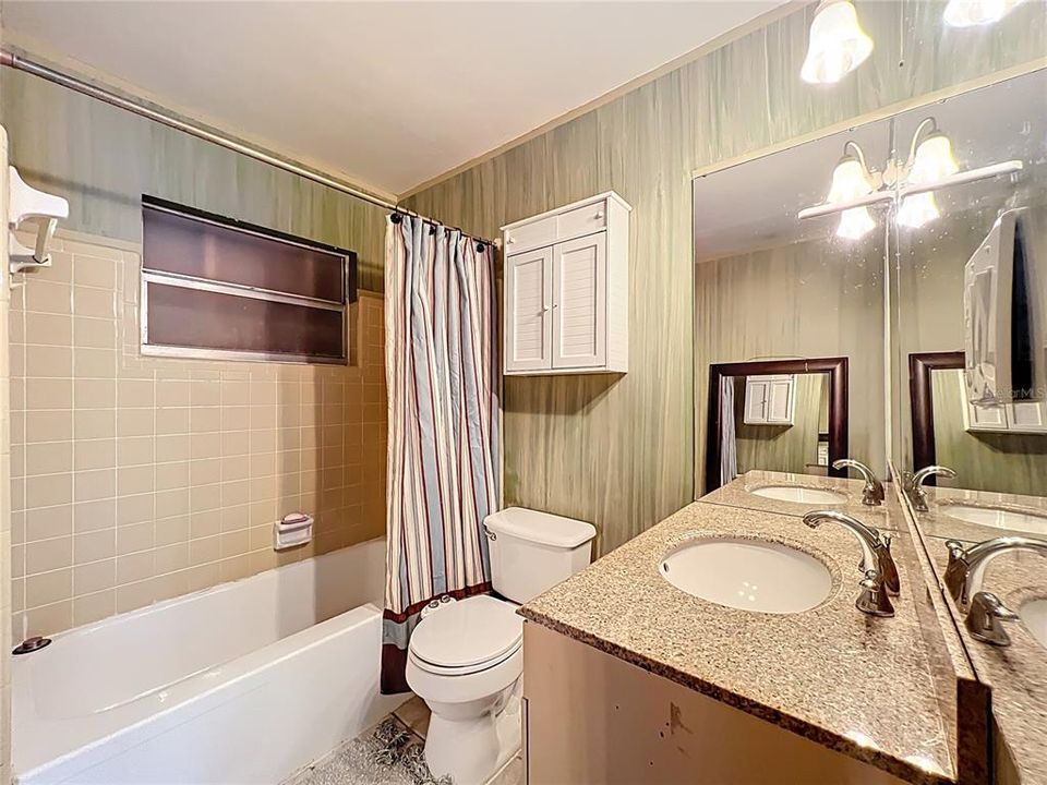 For Sale: $299,900 (3 beds, 2 baths, 1658 Square Feet)