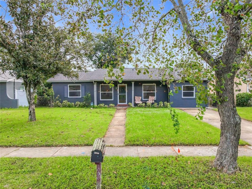 For Sale: $299,900 (3 beds, 2 baths, 1658 Square Feet)