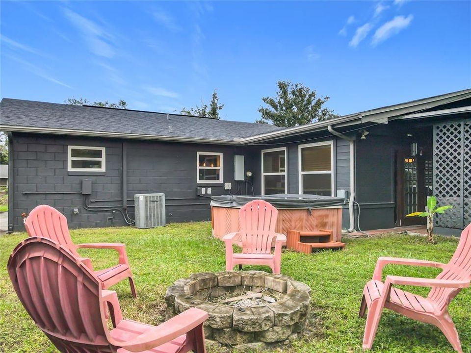 For Sale: $299,900 (3 beds, 2 baths, 1658 Square Feet)