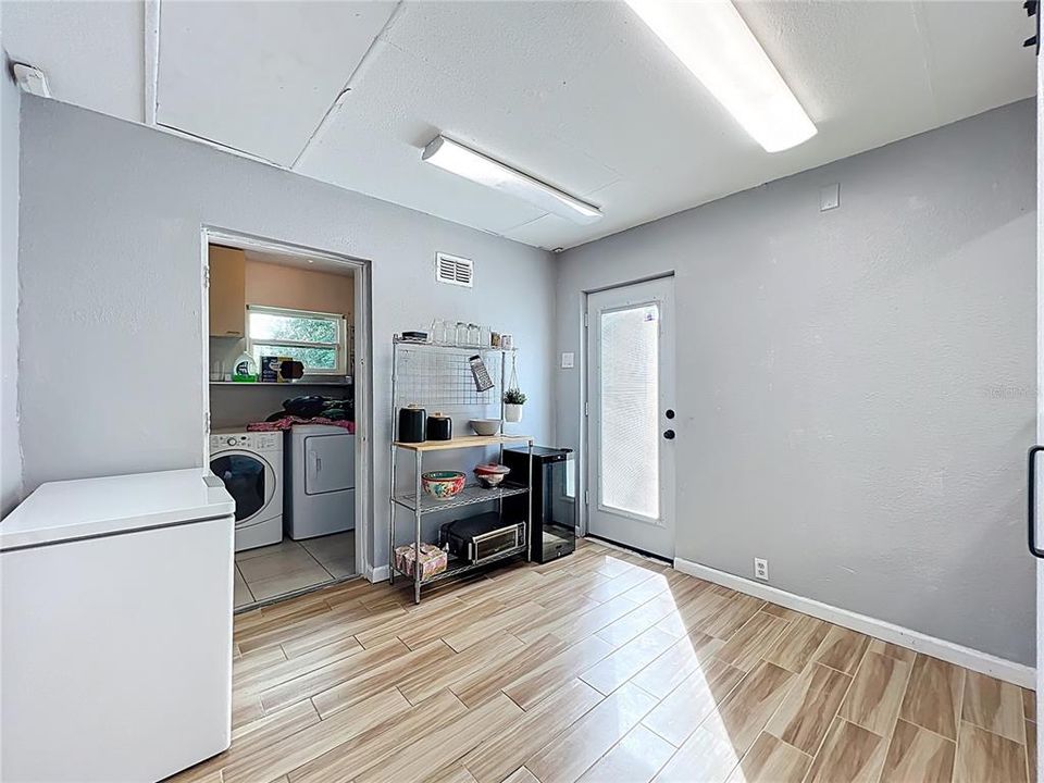 For Sale: $299,900 (3 beds, 2 baths, 1658 Square Feet)