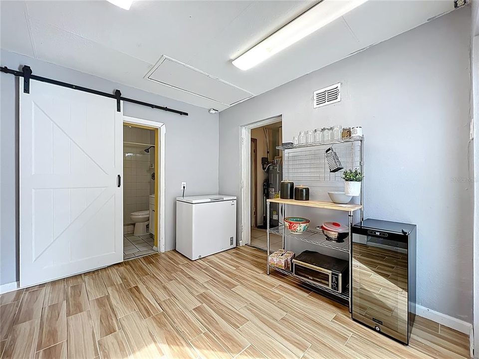 For Sale: $299,900 (3 beds, 2 baths, 1658 Square Feet)