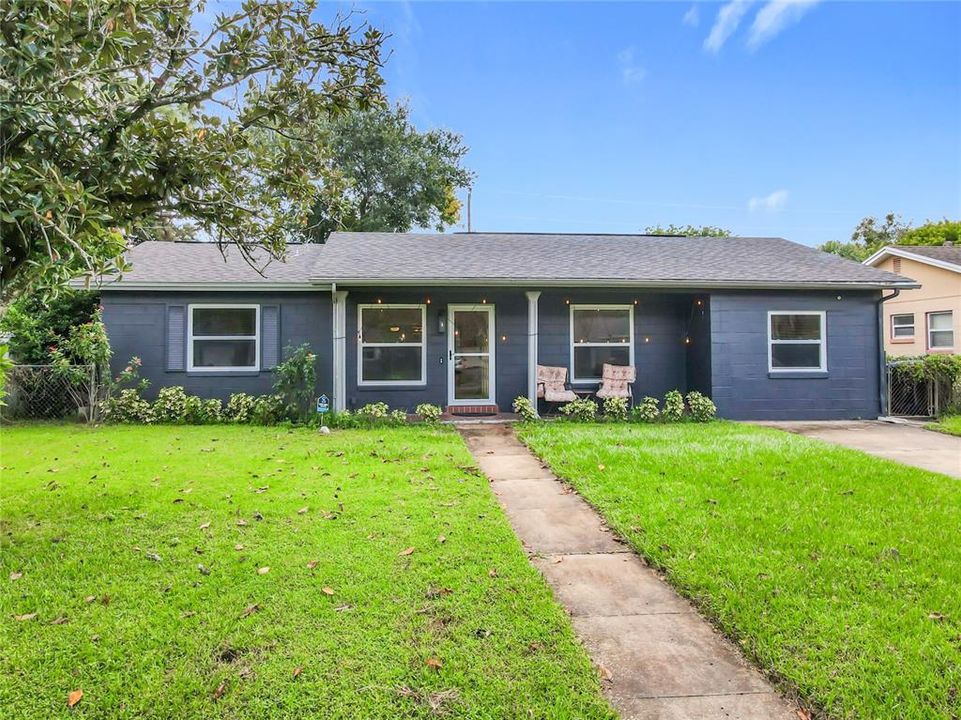 For Sale: $299,900 (3 beds, 2 baths, 1658 Square Feet)