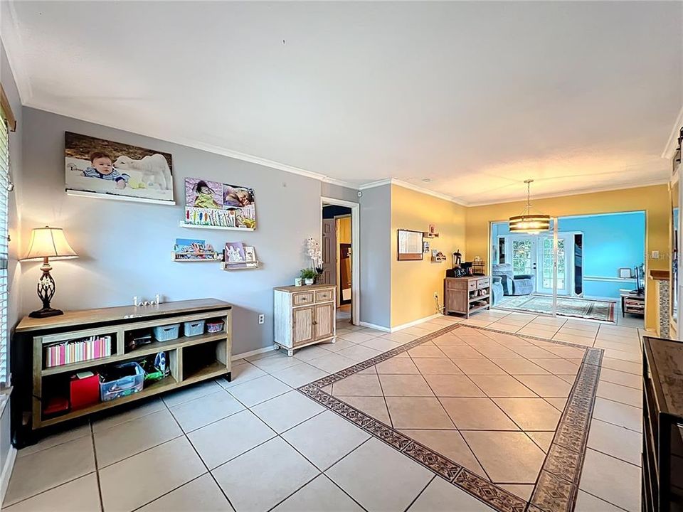 For Sale: $299,900 (3 beds, 2 baths, 1658 Square Feet)