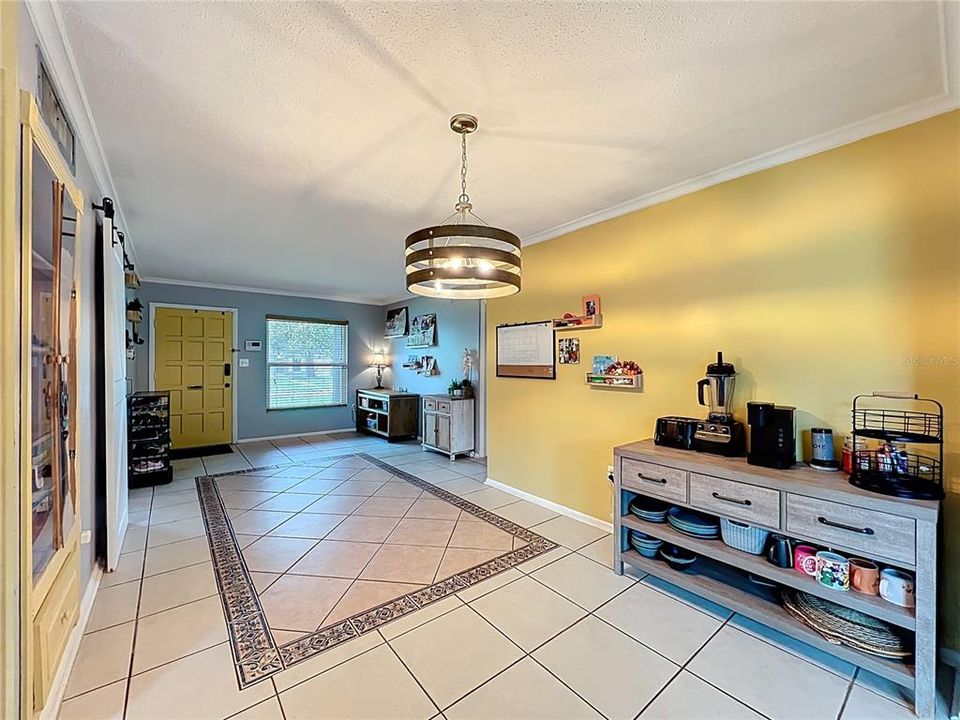 For Sale: $299,900 (3 beds, 2 baths, 1658 Square Feet)