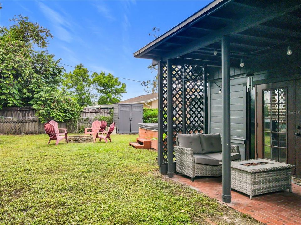 For Sale: $299,900 (3 beds, 2 baths, 1658 Square Feet)