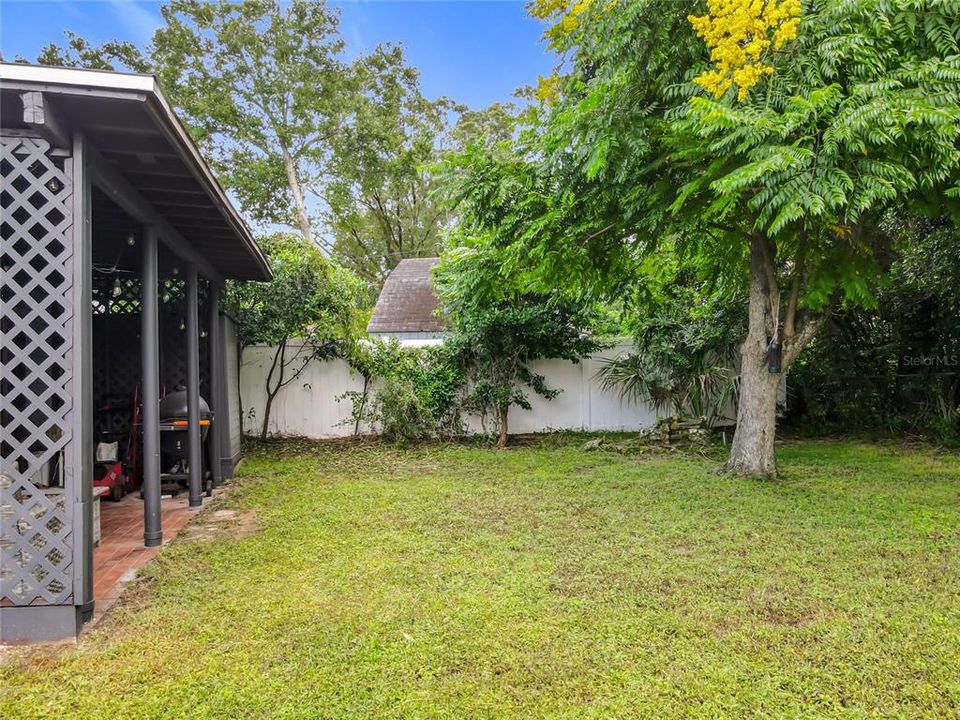 For Sale: $299,900 (3 beds, 2 baths, 1658 Square Feet)