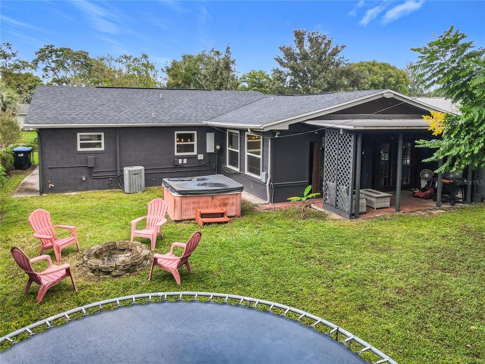 For Sale: $299,900 (3 beds, 2 baths, 1658 Square Feet)