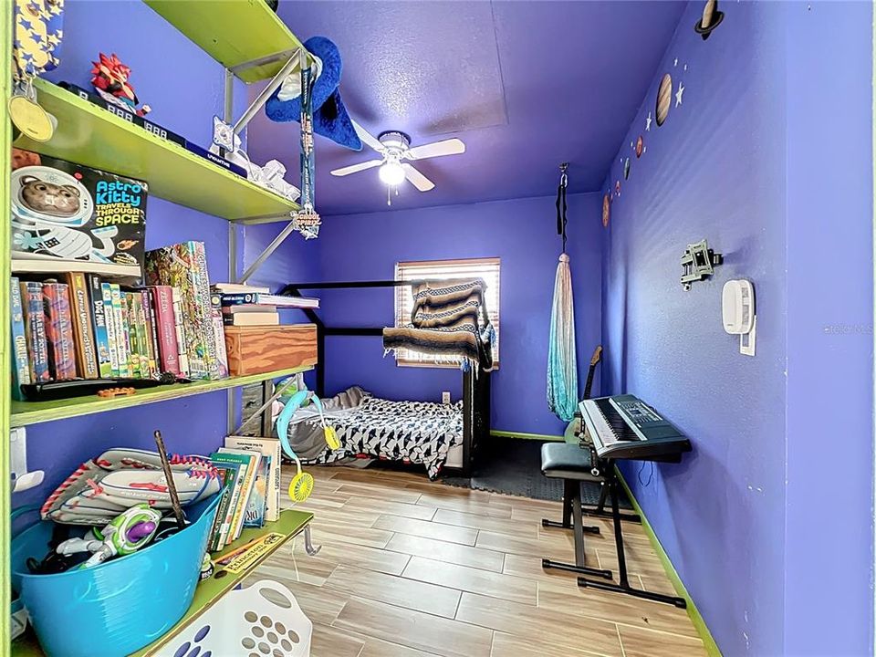 For Sale: $299,900 (3 beds, 2 baths, 1658 Square Feet)