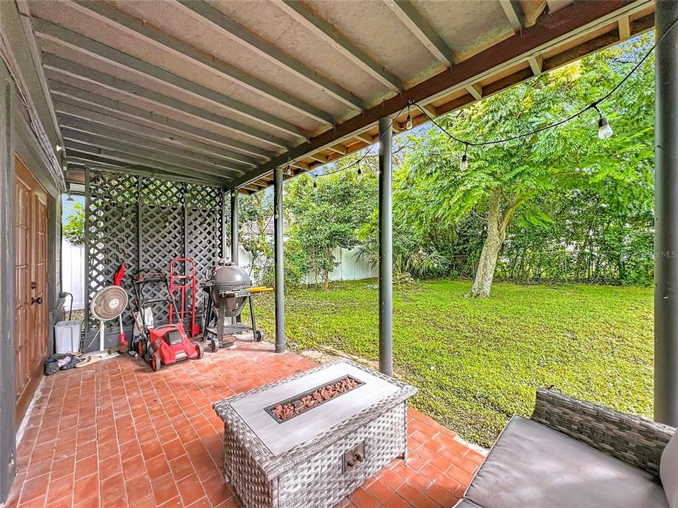 For Sale: $299,900 (3 beds, 2 baths, 1658 Square Feet)