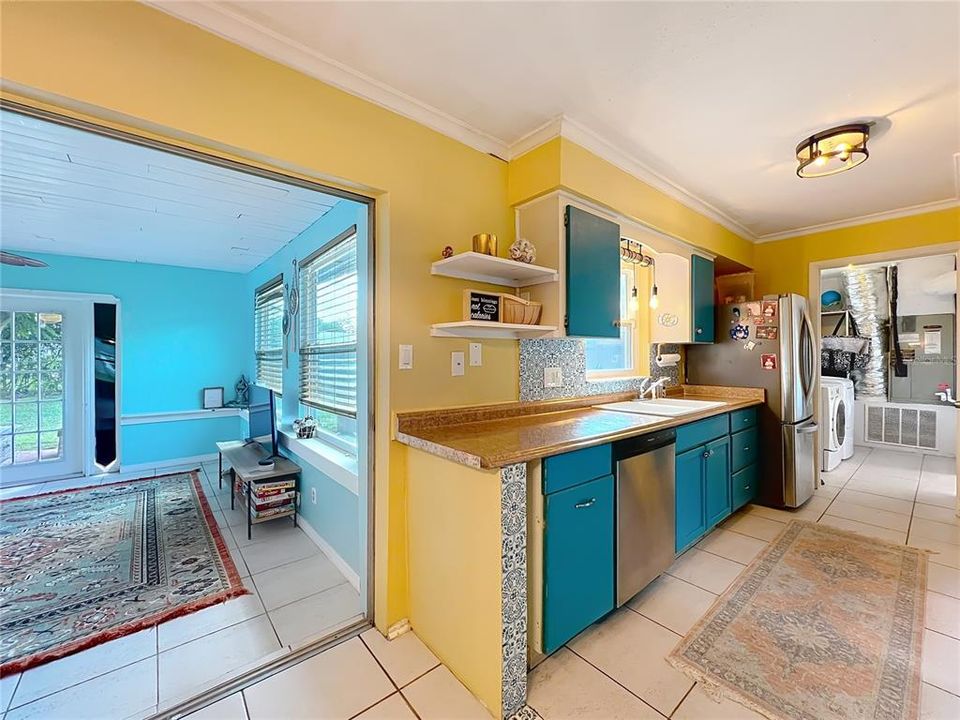 For Sale: $299,900 (3 beds, 2 baths, 1658 Square Feet)