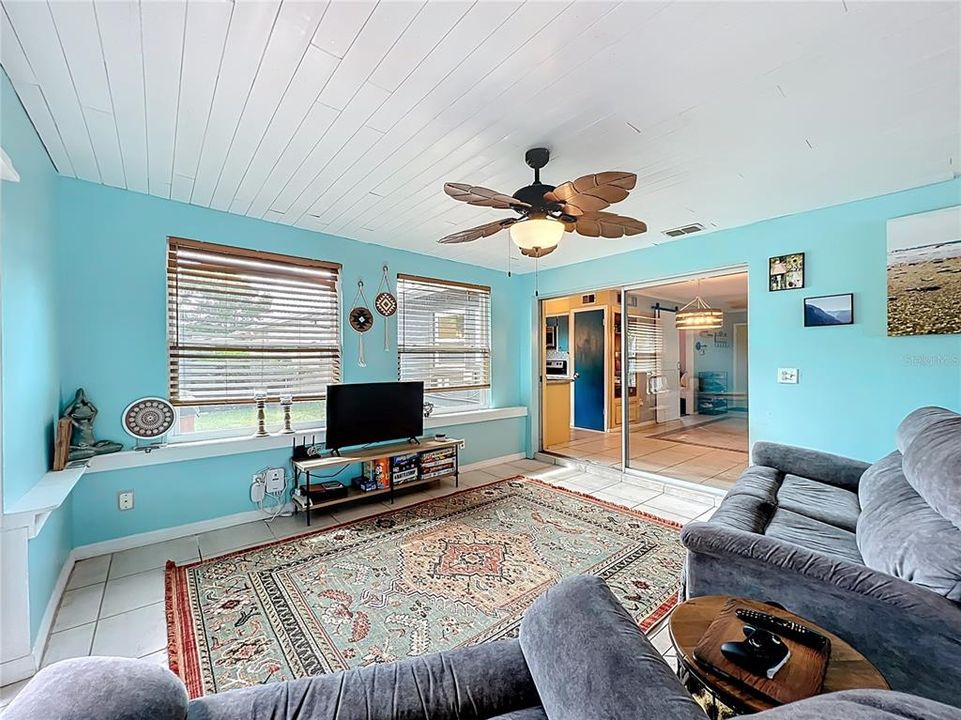 For Sale: $299,900 (3 beds, 2 baths, 1658 Square Feet)