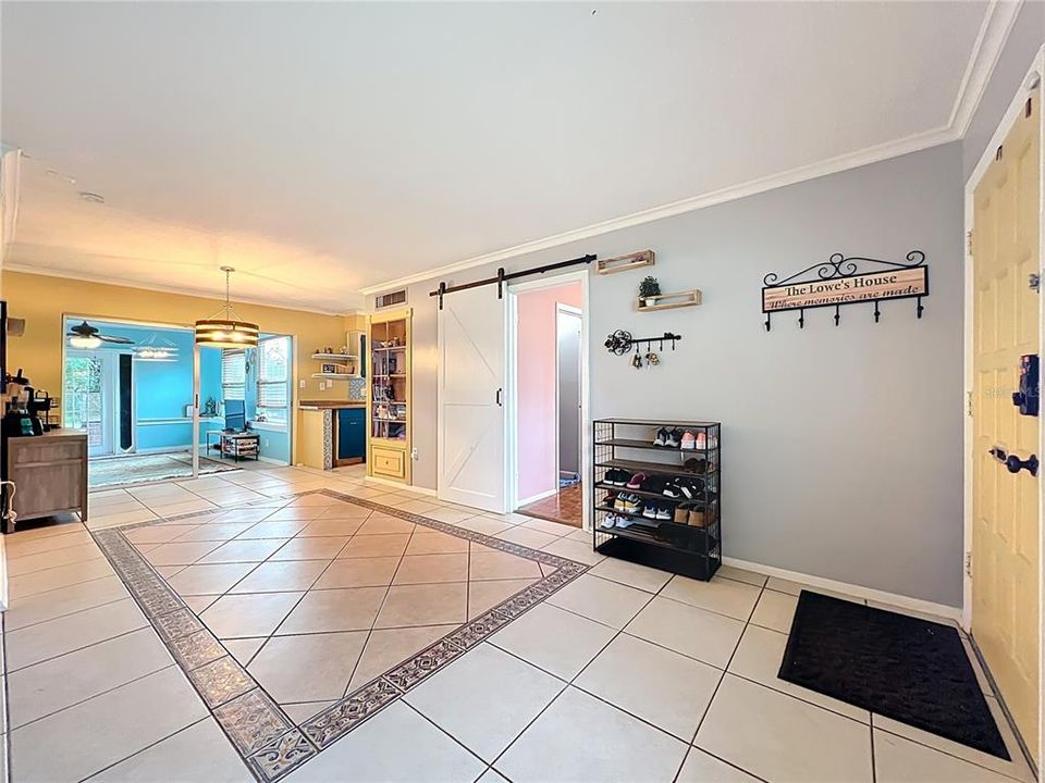 For Sale: $299,900 (3 beds, 2 baths, 1658 Square Feet)