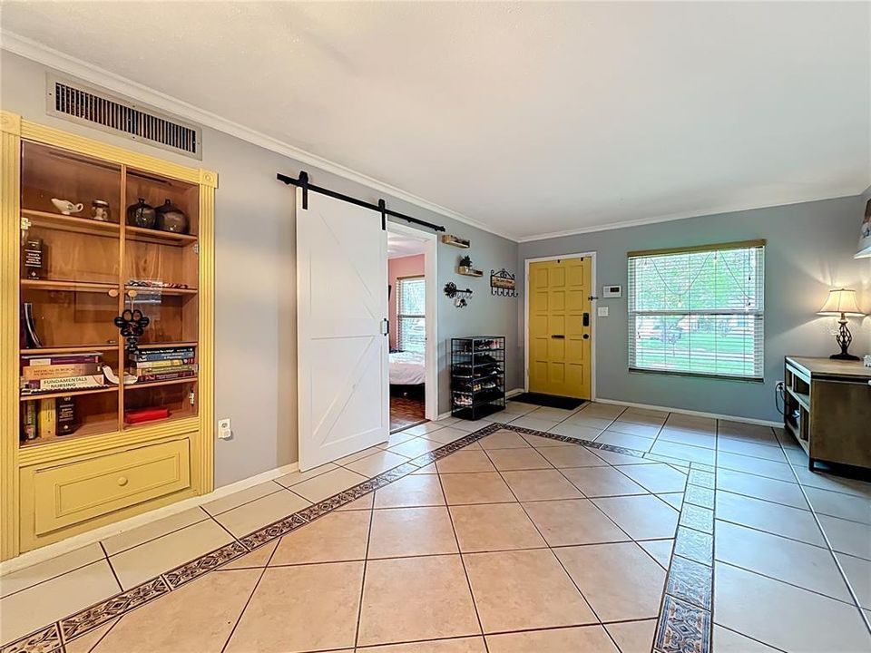For Sale: $299,900 (3 beds, 2 baths, 1658 Square Feet)