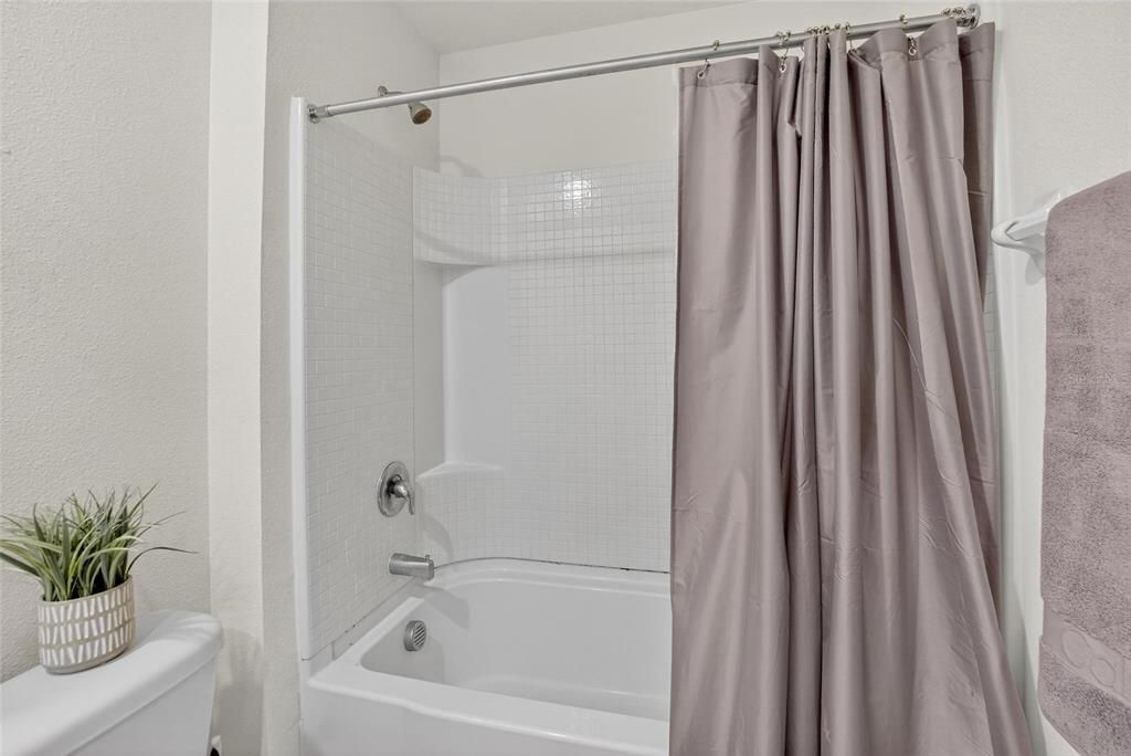 出租: $2,900 (5 贝兹, 3 浴室, 2601 平方英尺)