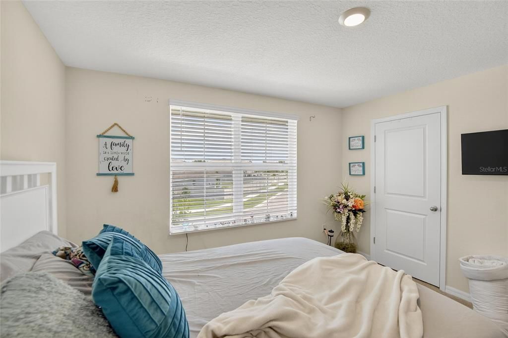 出租: $2,900 (5 贝兹, 3 浴室, 2601 平方英尺)