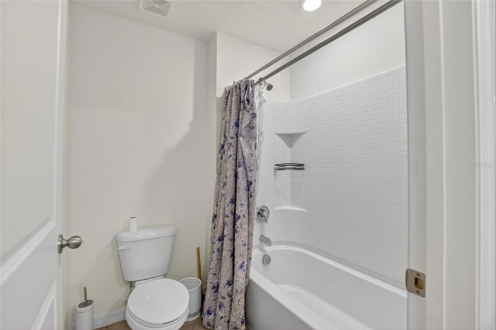 出租: $2,900 (5 贝兹, 3 浴室, 2601 平方英尺)