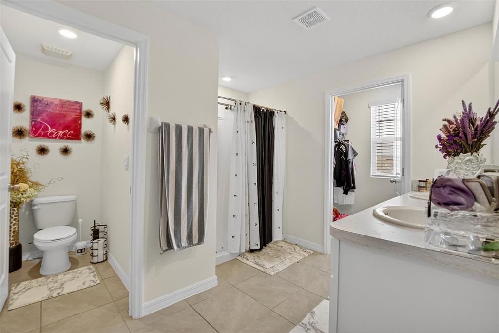 出租: $2,900 (5 贝兹, 3 浴室, 2601 平方英尺)