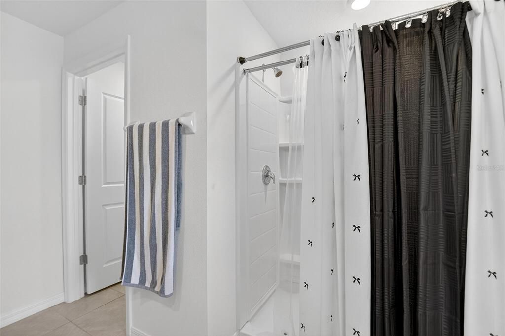 出租: $2,900 (5 贝兹, 3 浴室, 2601 平方英尺)