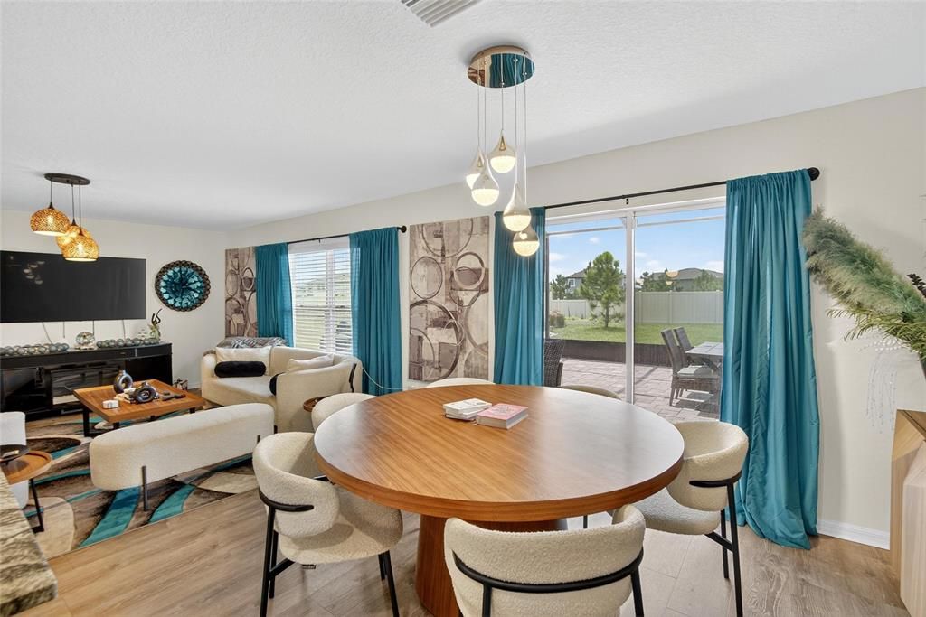 出租: $2,900 (5 贝兹, 3 浴室, 2601 平方英尺)