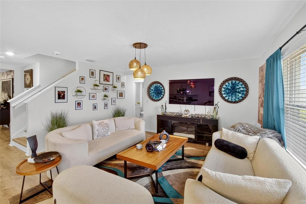 出租: $2,900 (5 贝兹, 3 浴室, 2601 平方英尺)