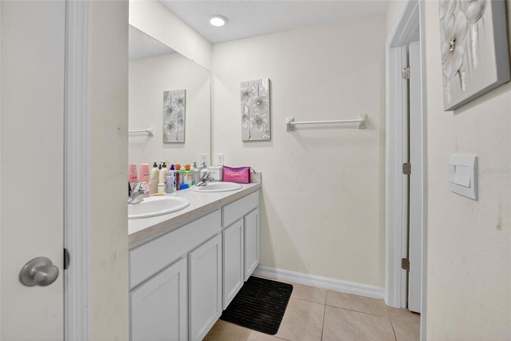 出租: $2,900 (5 贝兹, 3 浴室, 2601 平方英尺)